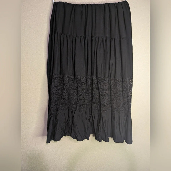NWT Simplee Long Black Dress Size Large with Bell Sleeves and Lace accents - Picture 6 of 10